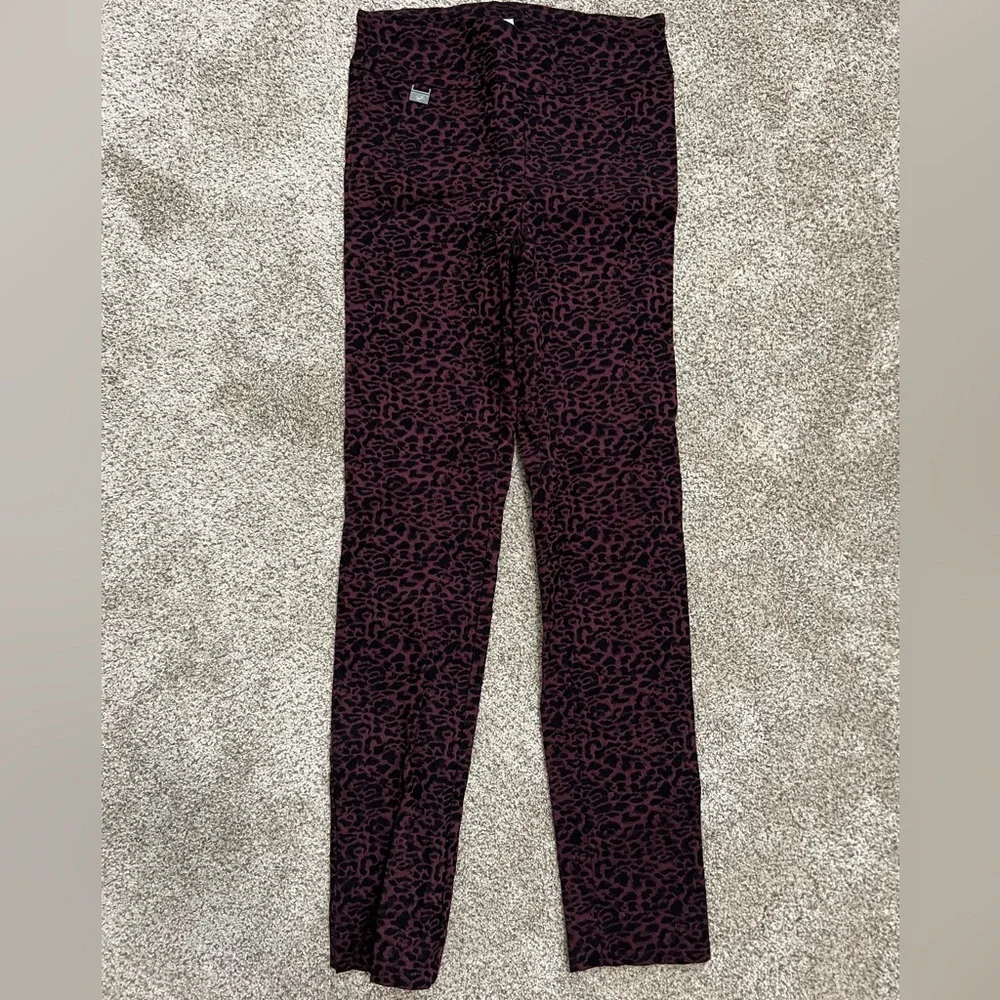 Like new lisette size 8 pull on pants / leggings • cheetah leopard print